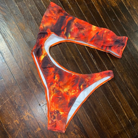 Fire Print Strapless Bodycon Cutout one piece - Picture 4 of 7